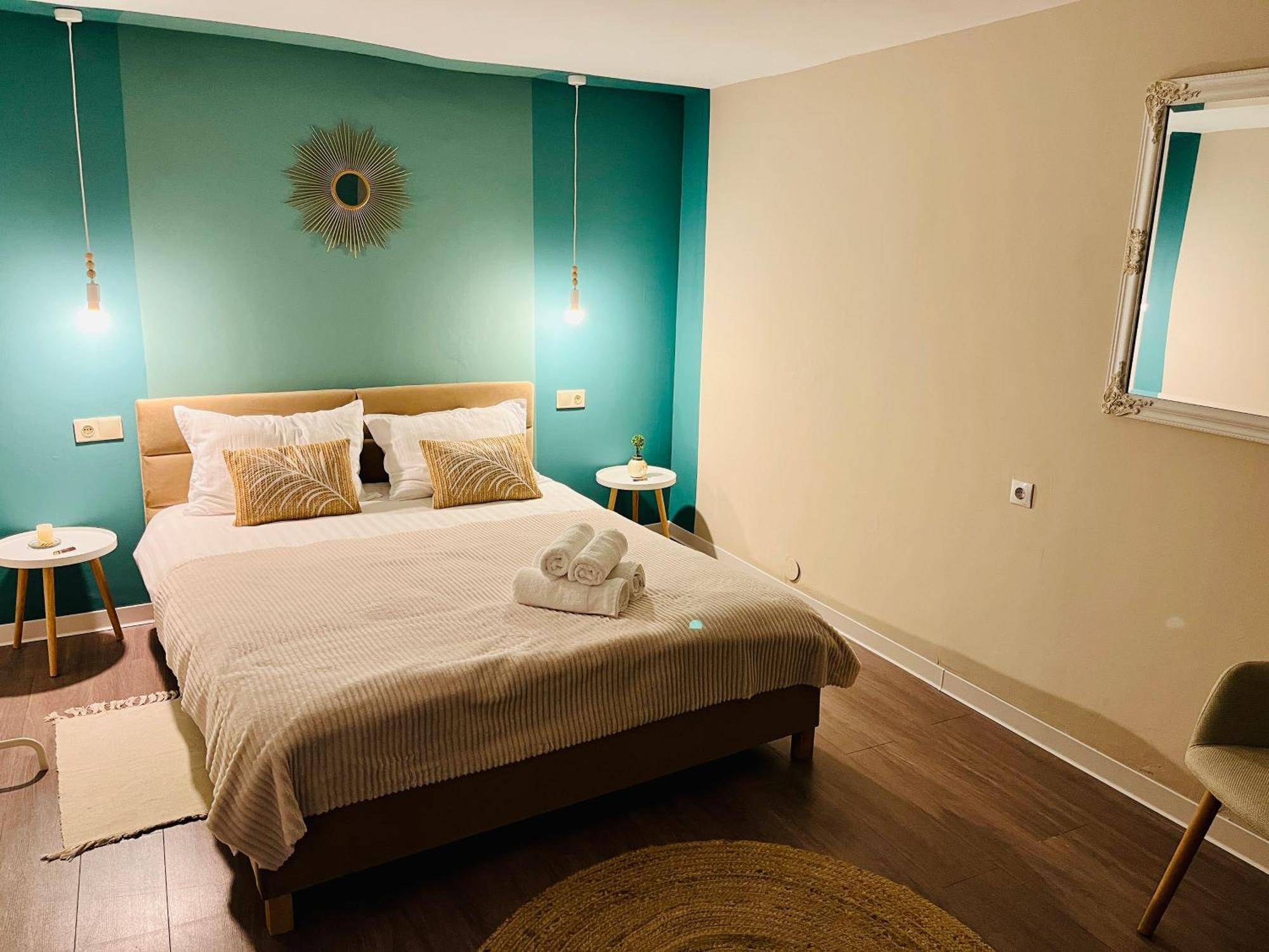 Moon And Sun Apartments ซีบิว ภายนอก รูปภาพ